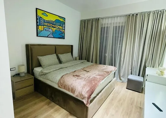 Amelia 2br-2ba New Boulevard