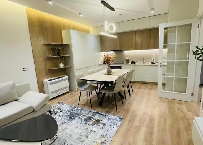 Amelia 2br-2ba New Boulevard Apartment