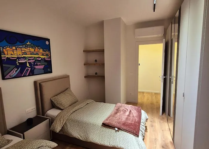 Amelia 2br-2ba New Boulevard