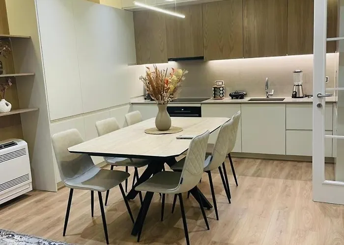 Amelia 2br-2ba New Boulevard 아파트 *