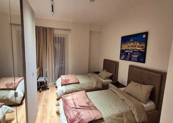 Amelia 2br-2ba New Boulevard *